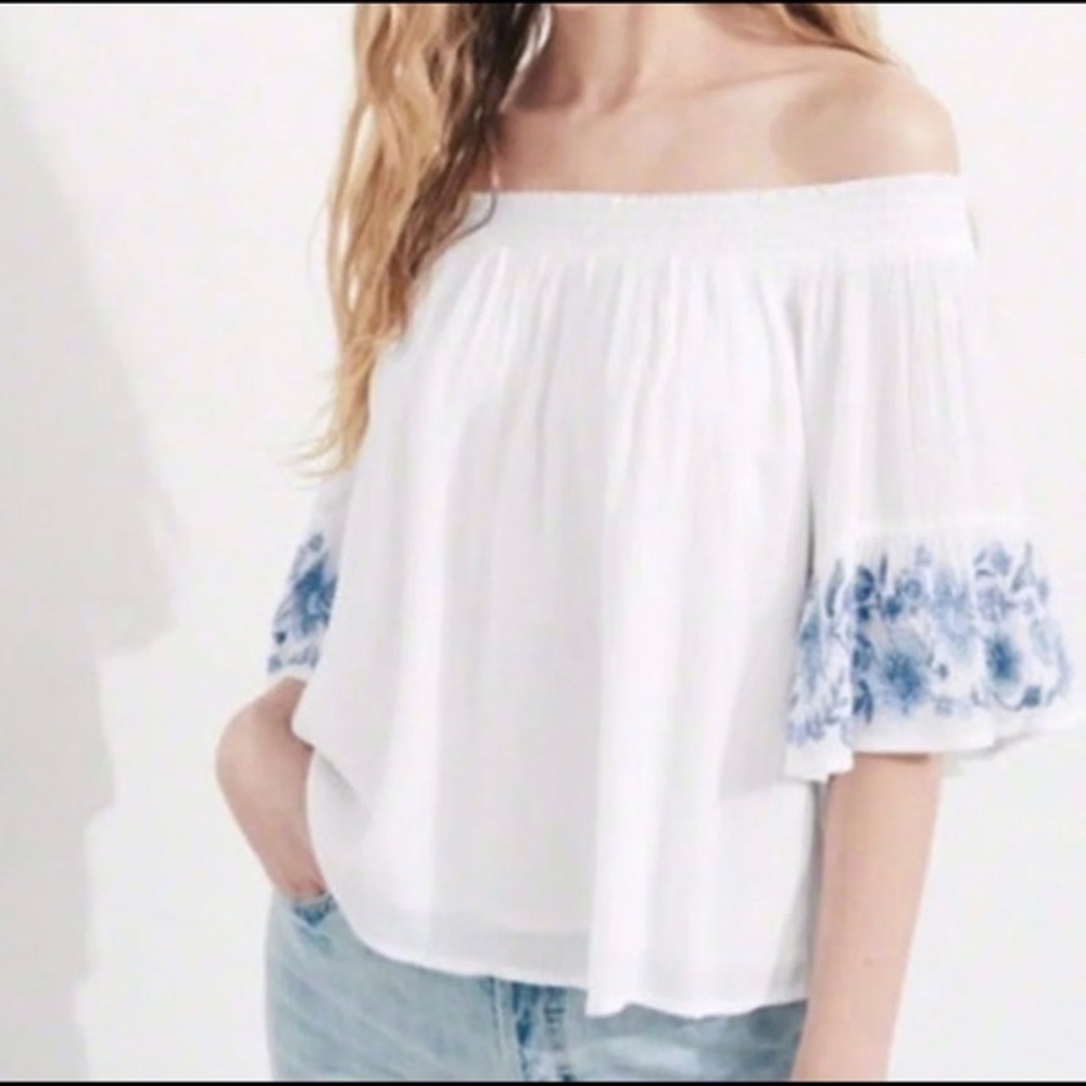 HOLLISTER Off the Shoulder Blouse